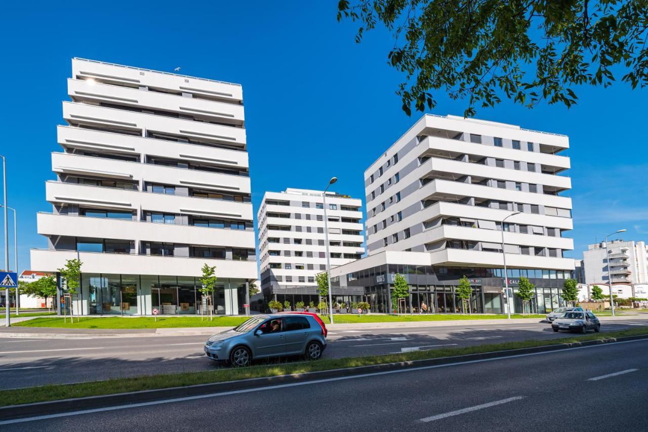 D-Apartment - With Garage And Balcony Zadar Exterior photo