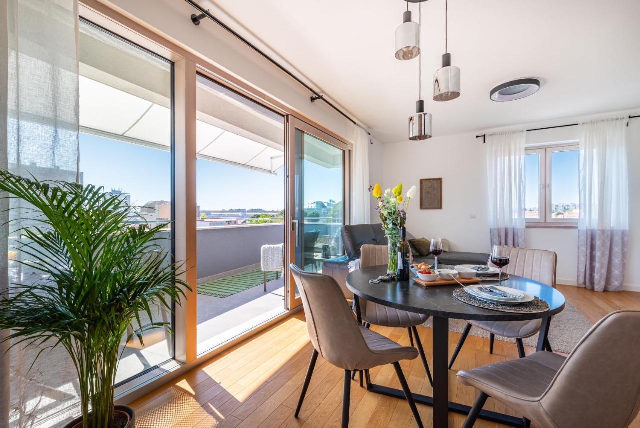 D-Apartment - With Garage And Balcony Zadar Exterior photo