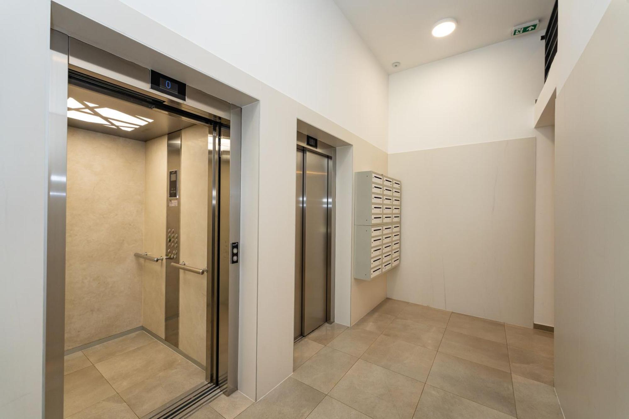 D-Apartment - With Garage And Balcony Zadar Exterior photo
