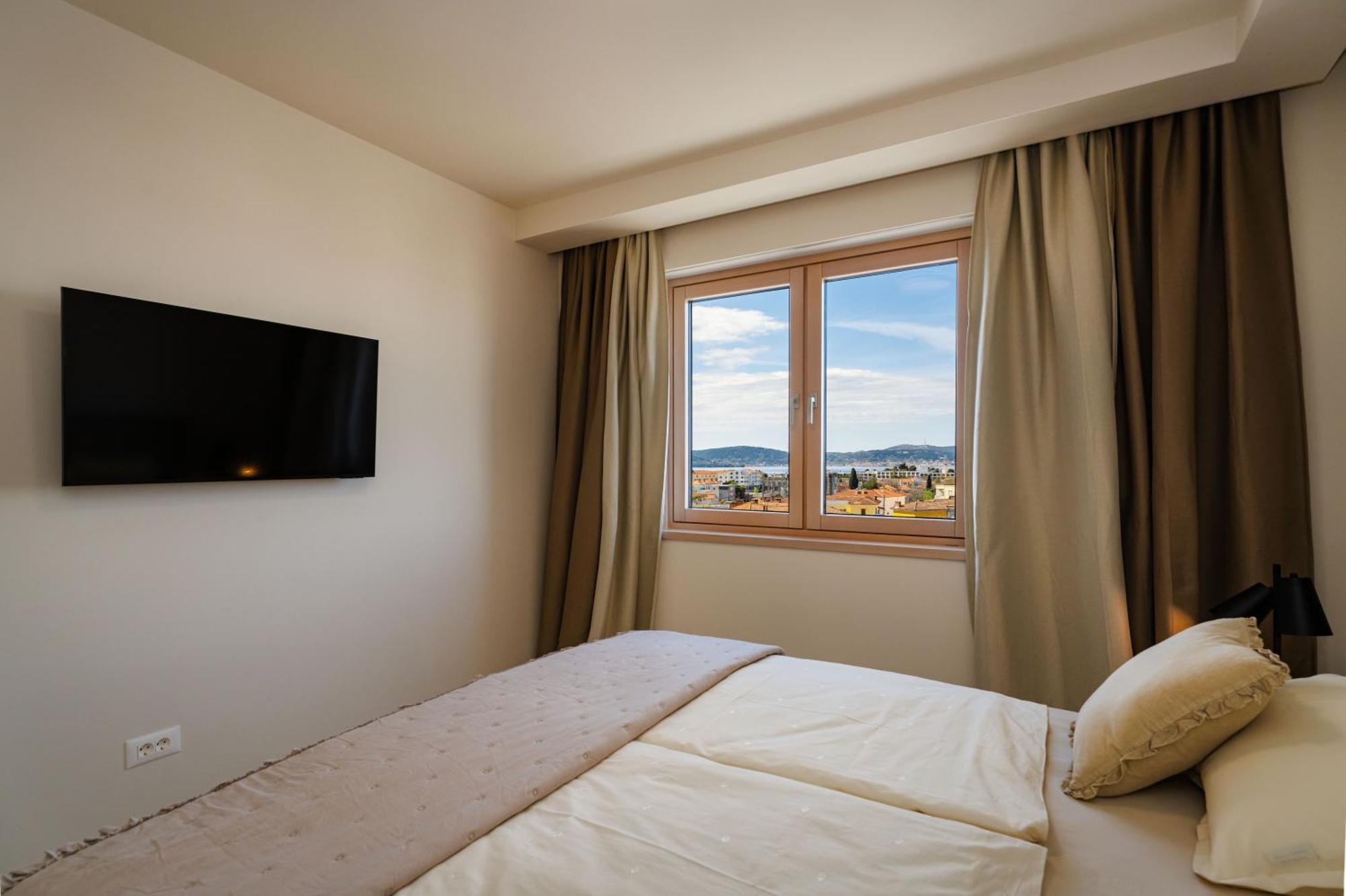 D-Apartment - With Garage And Balcony Zadar Exterior photo