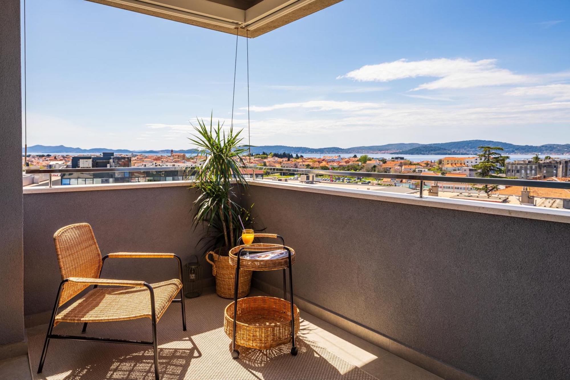 D-Apartment - With Garage And Balcony Zadar Exterior photo