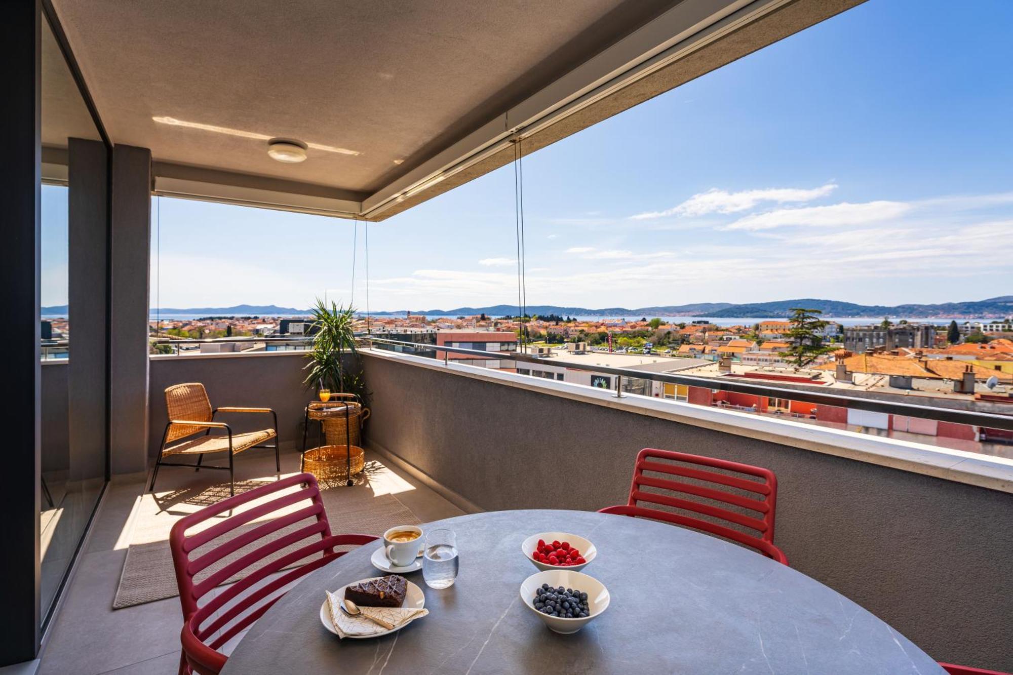 D-Apartment - With Garage And Balcony Zadar Exterior photo